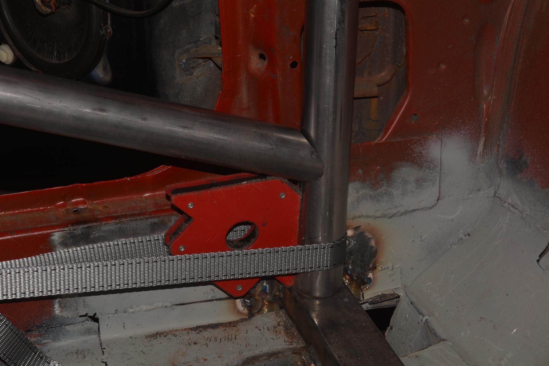 Pulling the apillar bar in and setting the door bar height