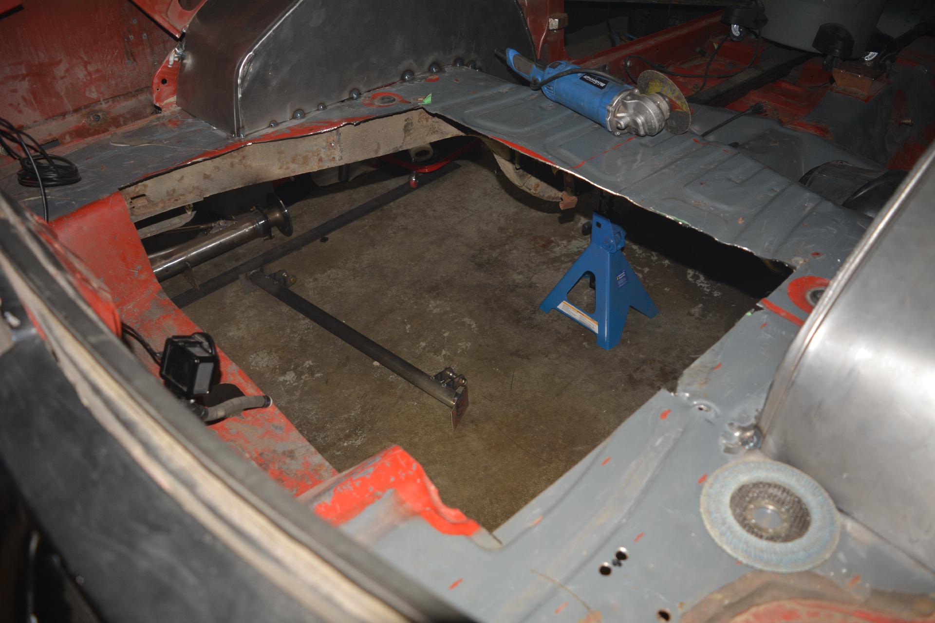 Wheel well cut out enough to get the bar in.